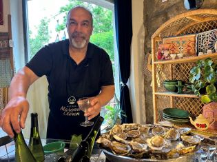 Jean Dussin veut populariser l'huître française à Barcelone